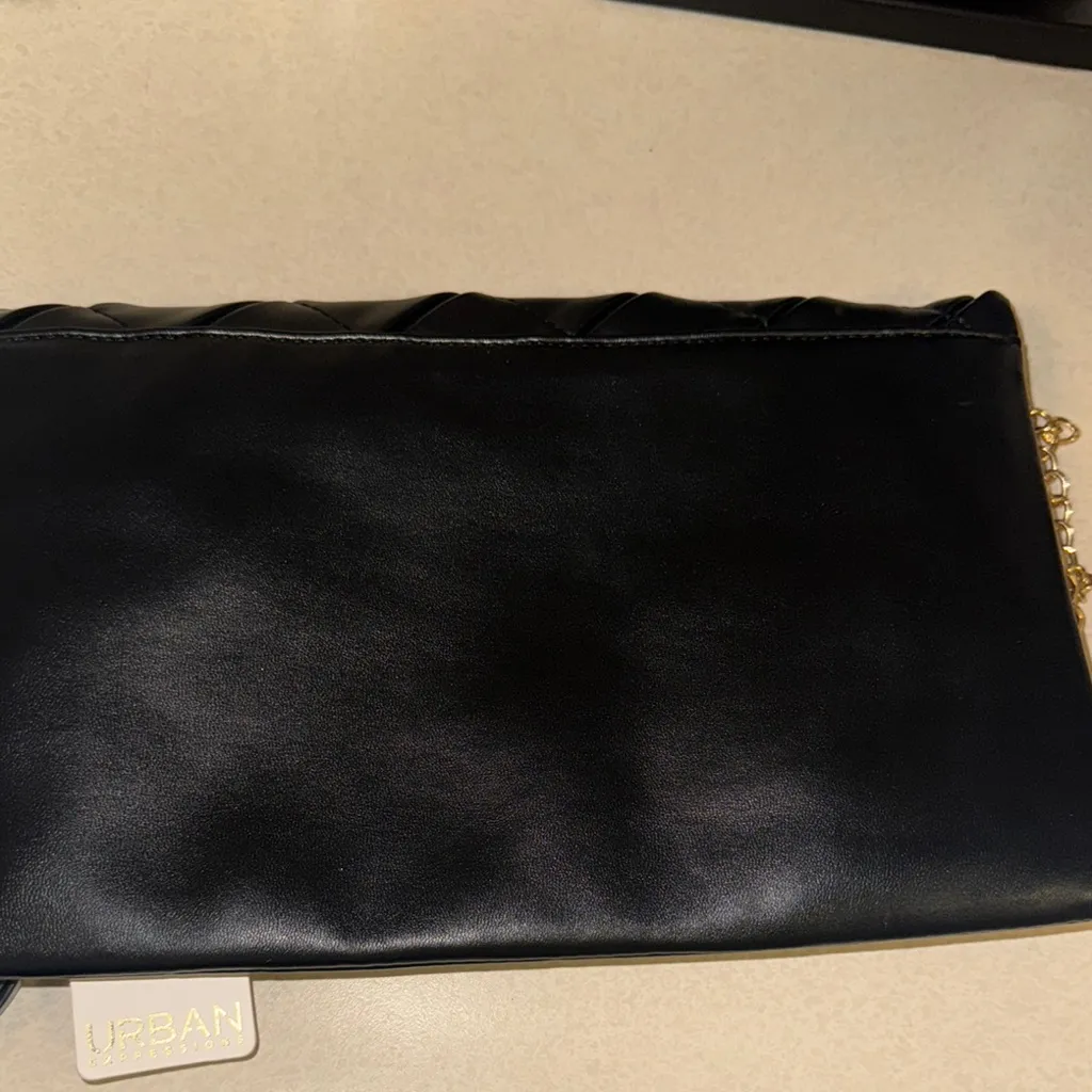 Urban Expressions Elegant‎ Black Quilted Clutch - Image 3