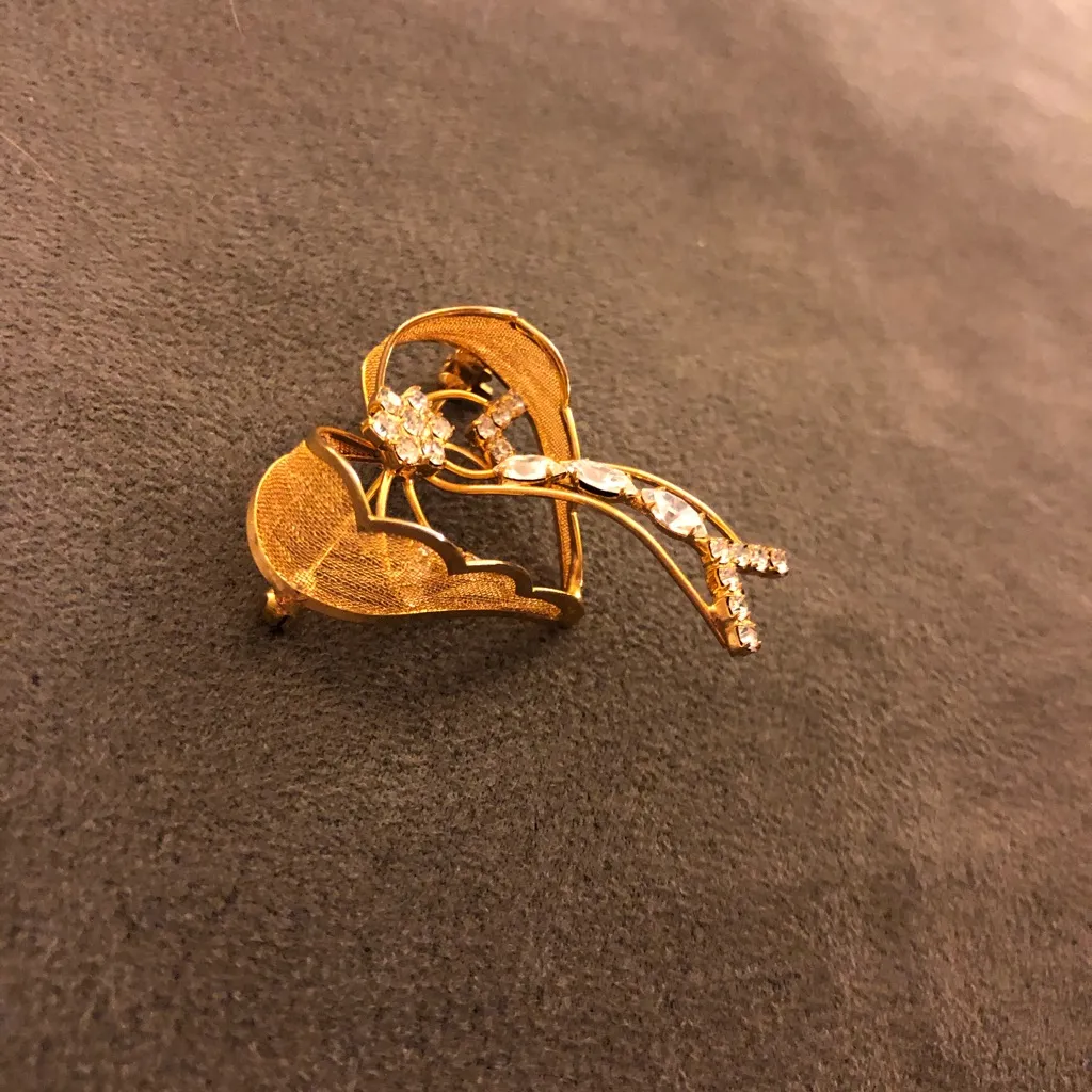 💖✨ Vintage Angel Heart Brooch Pin | Gold Tone Rhinestone Crystal Angel - Image 7