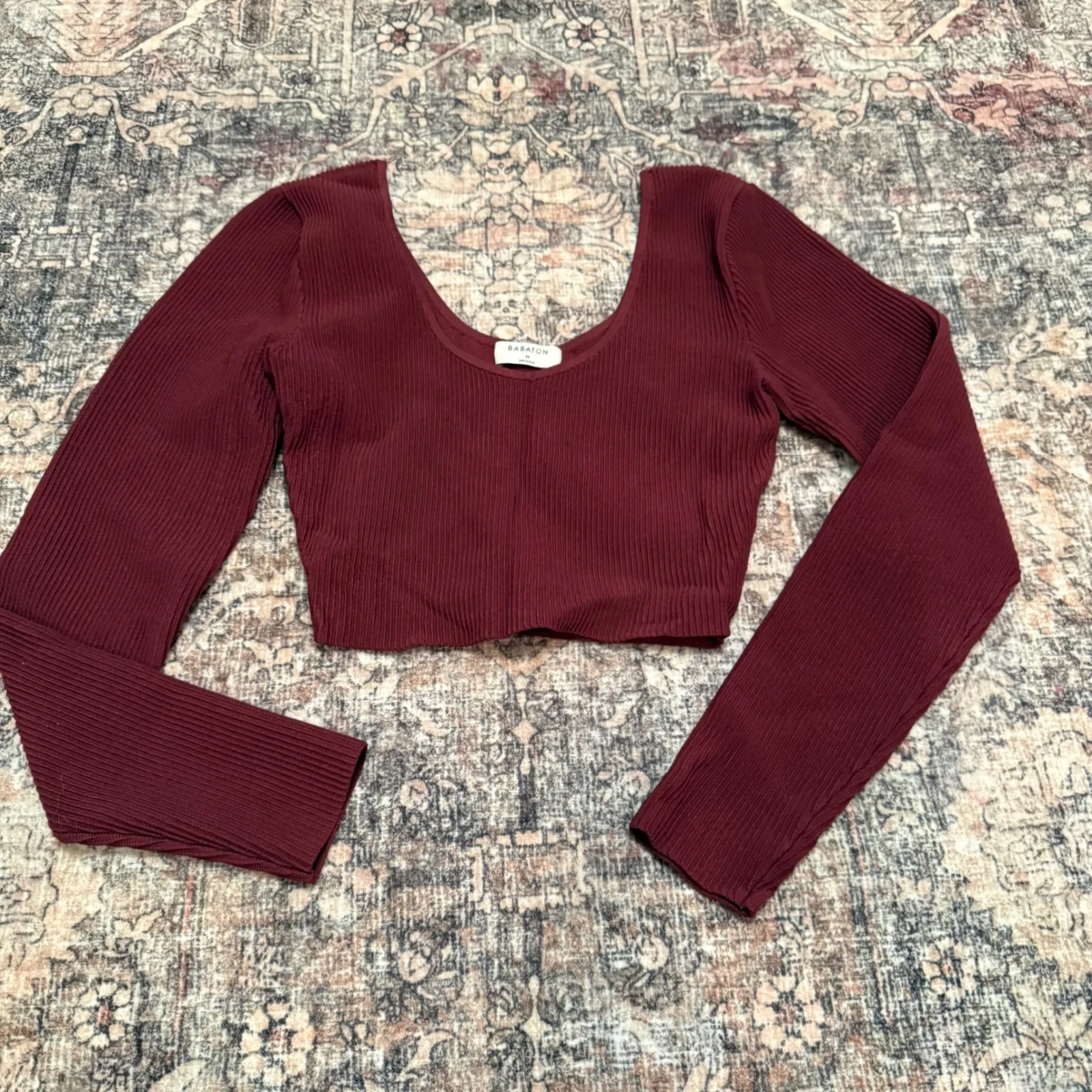 Aritzia Babaton Sculpt Knit Scoopneck Longsleeve – Burgundy Maroon  – Size M - Image 2