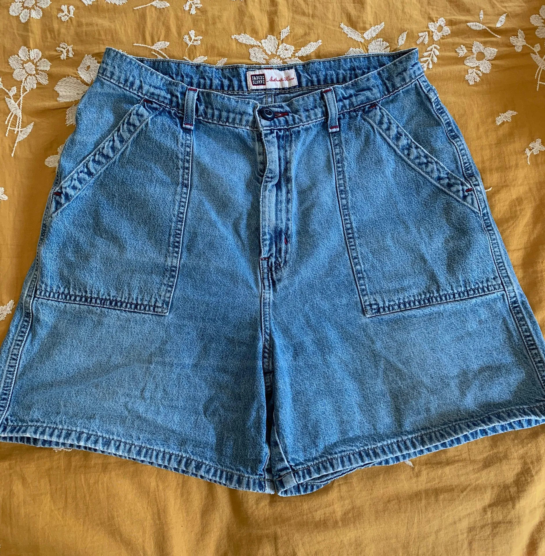 Faded Glory Vintage Shorts - Image 4