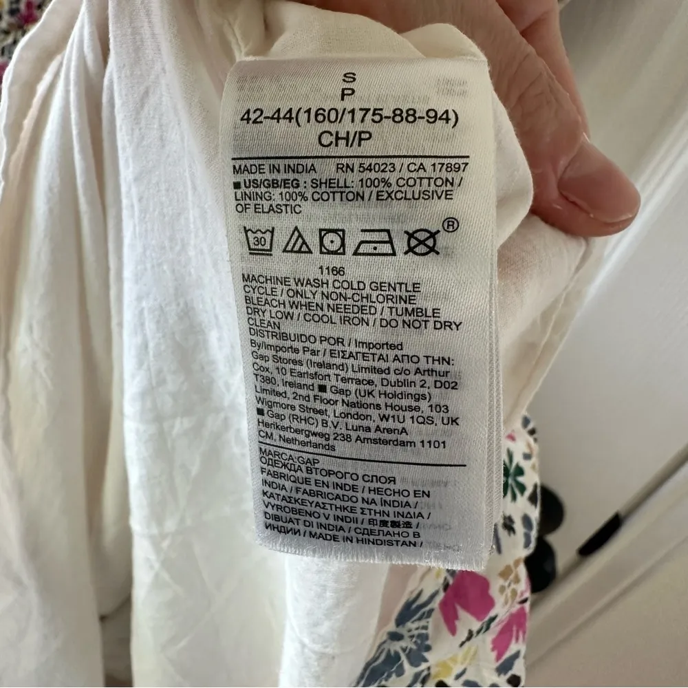 Gap smocked floral sleeveless dress small - Image 5