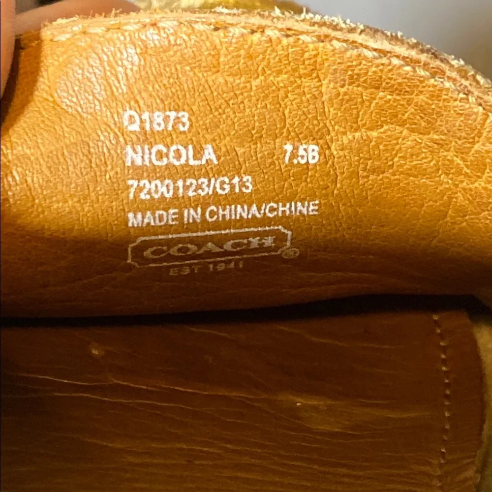 Nicola Loafers Gold Leather Slip On Flats Casual size 7.5 - Image 8