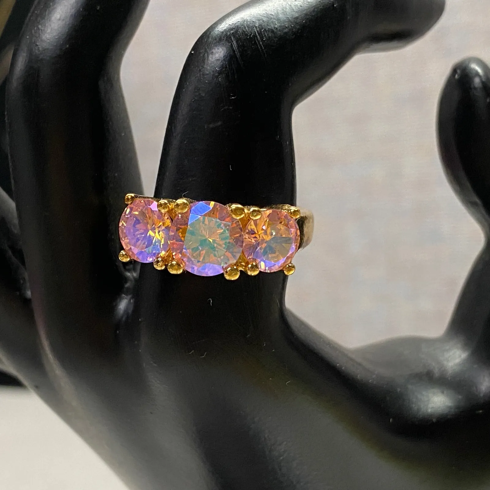 Gold Tone Ring Three Stone Oval Cut Pink Aurora Borealis Statement Ring Sz 8.75 - Image 3