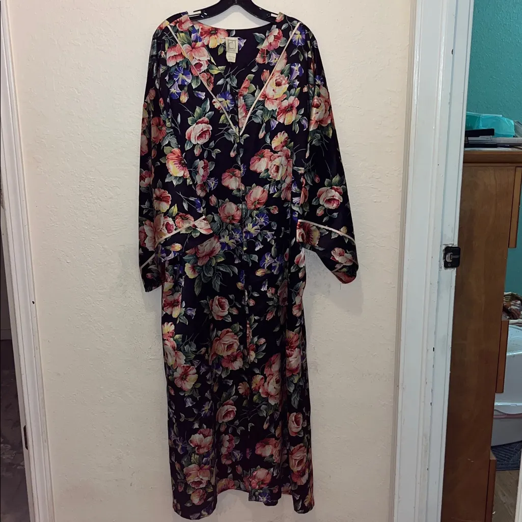 Vintage floral romantic robe house coat garden dress mumu full zip and pockets Size M - Image 3