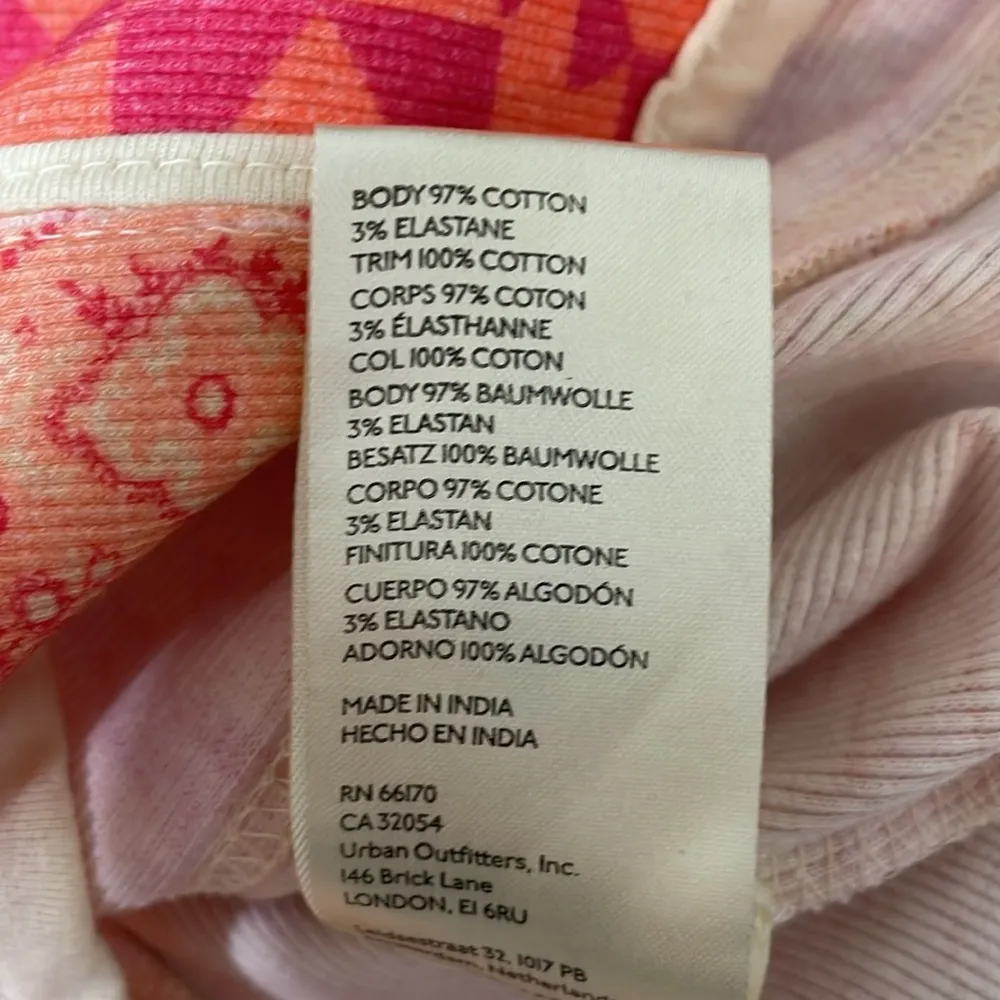 We The Free Too Hot To Handle Tank size Small - Image 9