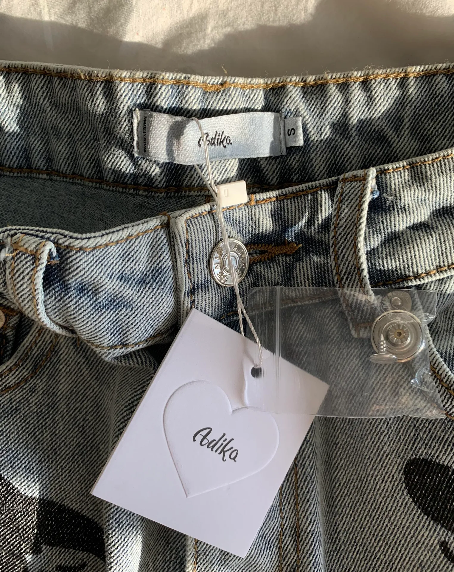 Adika Mom Jeans - Image 5