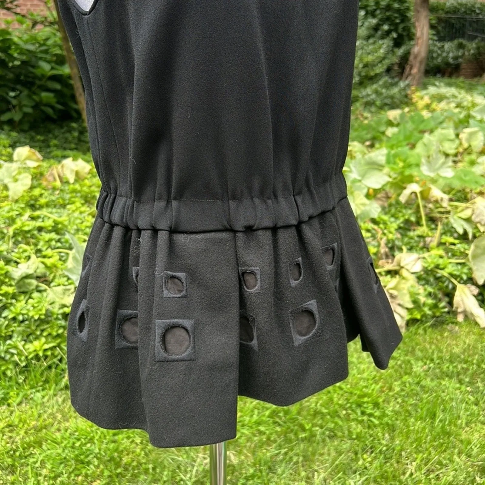 Tibi Black Wool Cutout Peplum Hem Top - Image 4