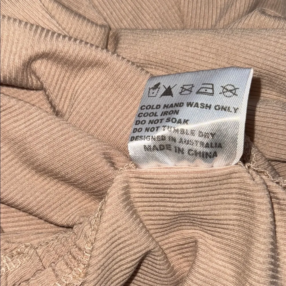 Hello Molly Beige Blouse with Ruched Design and Long Sleeves - Image 8