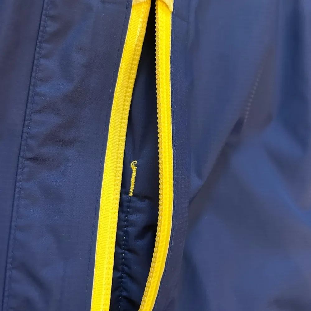 Vineyard Vines Raincoat - Image 4