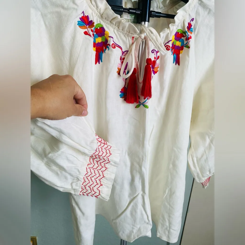 Jade by Melody Tam Ivory Embroidered Blouse Size Medium Line. Cotton Blend Red - Image 7
