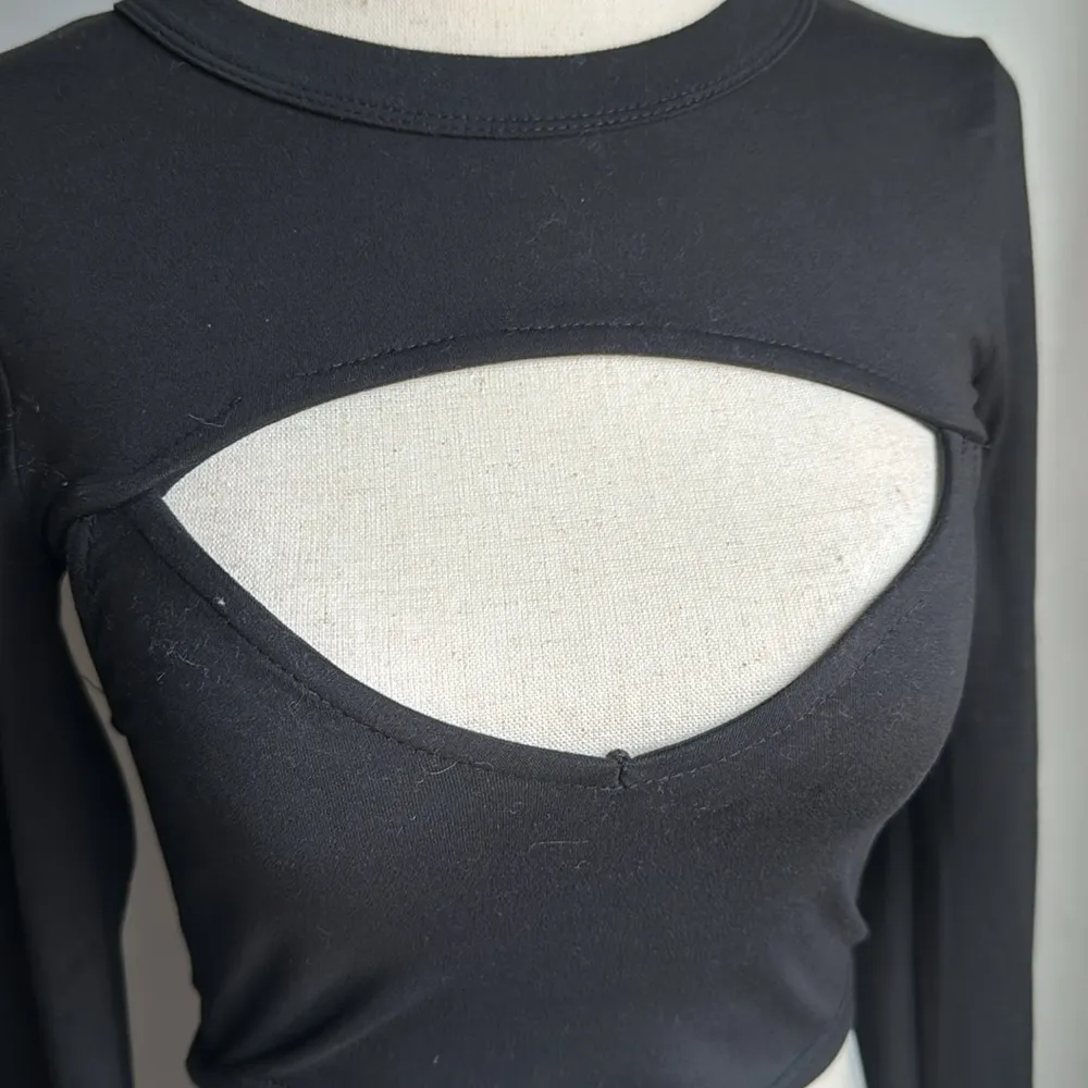 Black cutout long sleeve - Image 2