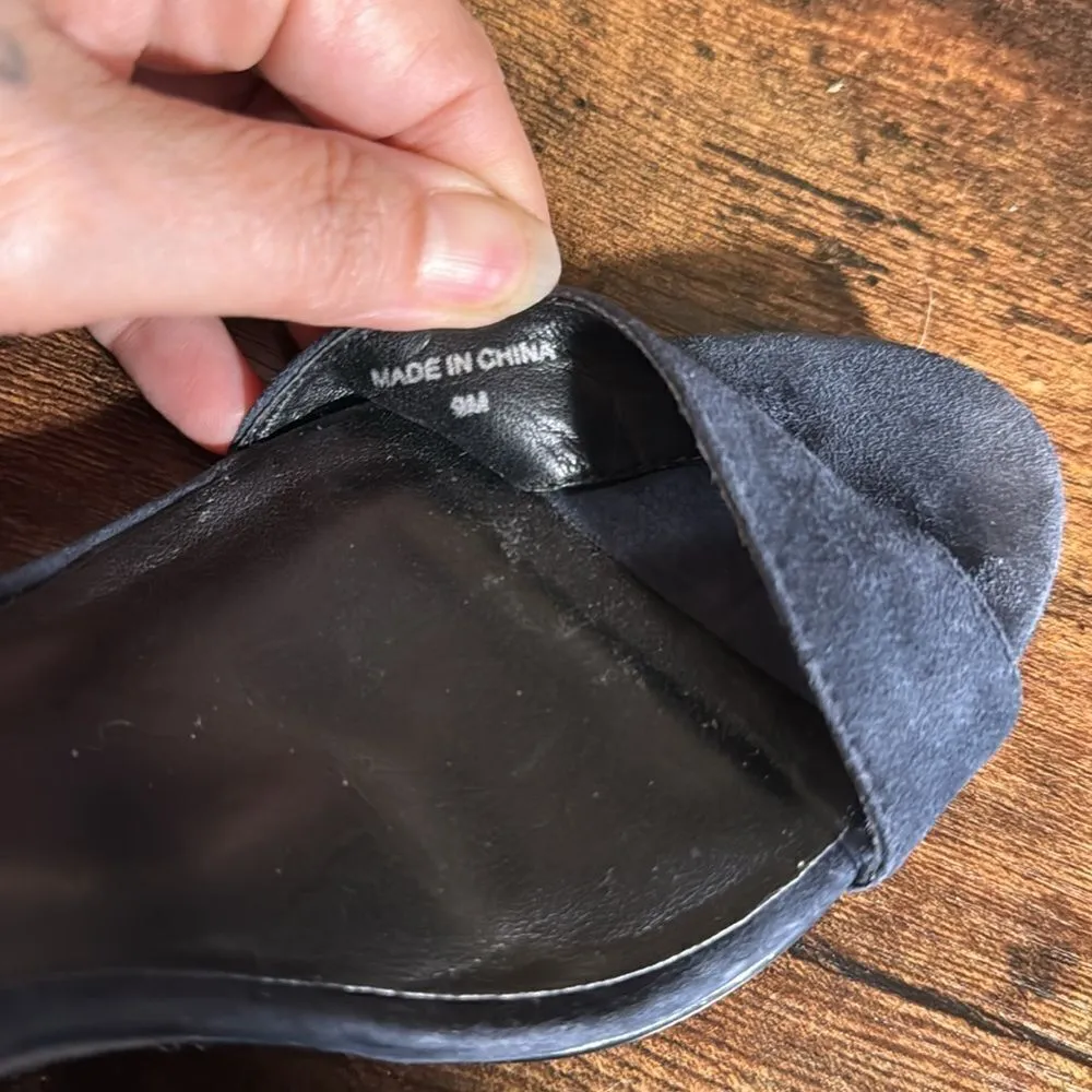 Banana Republic blue suede heels size 9‎ - Image 8