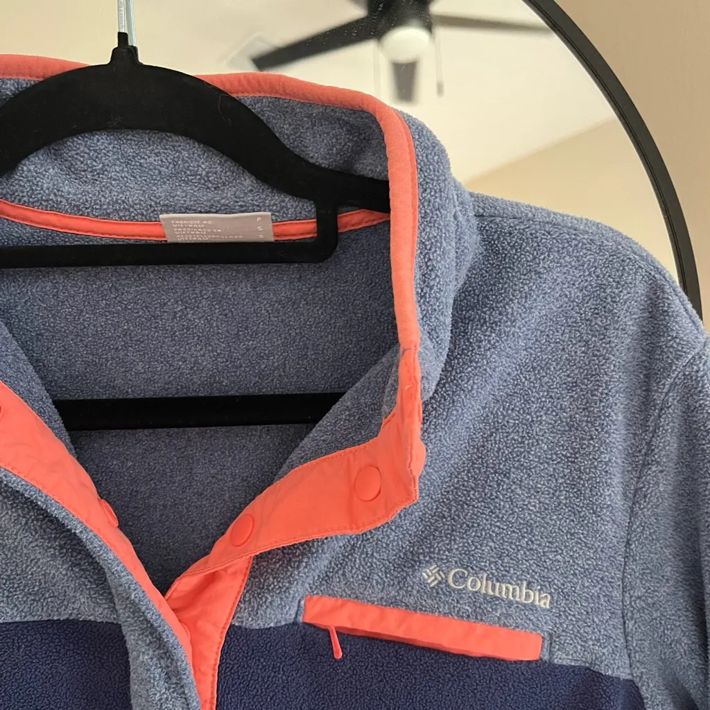Columbia Women's Blue and Coral Pullover - Image 4