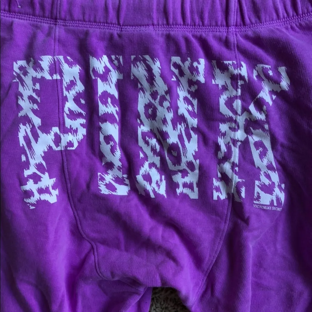 VS vintage pink sweats with leopard Sz S - Image 5