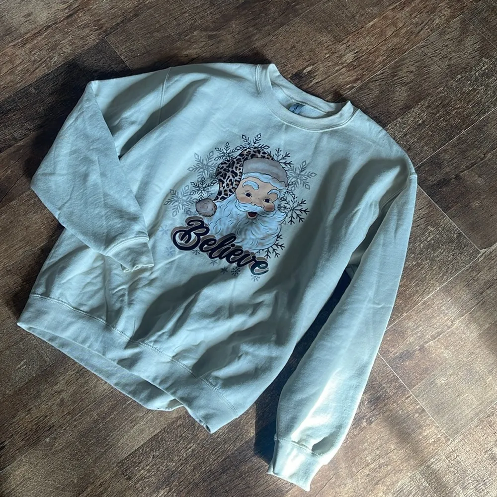 Cheetah Santa Christmas Believe Crewneck Sweatshirt - Image 2