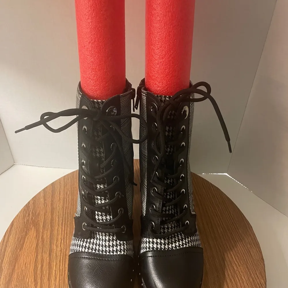 Aldo Black & White Glen Plaid Anorficlya Lug Sole Lace Up Studded Moto Boot - Image 6