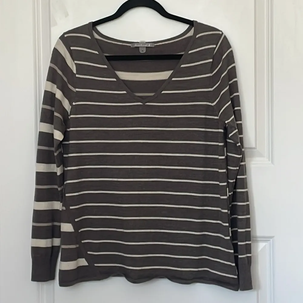 Smartwool Merino Striped V Neck Sweater Medium - Image 2