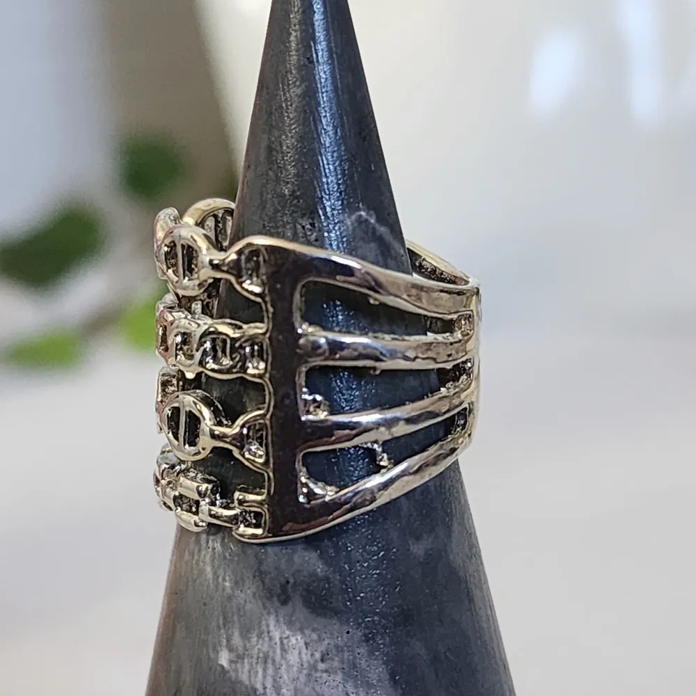 Silver Multi Chain Link Ring - Image 3