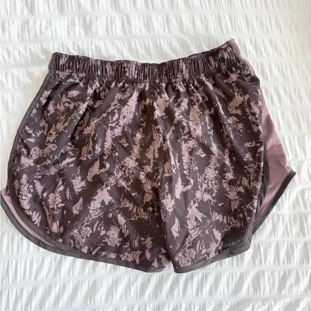 NWOT Nike Women’s Dri-Fit High Waisted Brief Lined Shorts Size Large Brown Mauve - Image 6