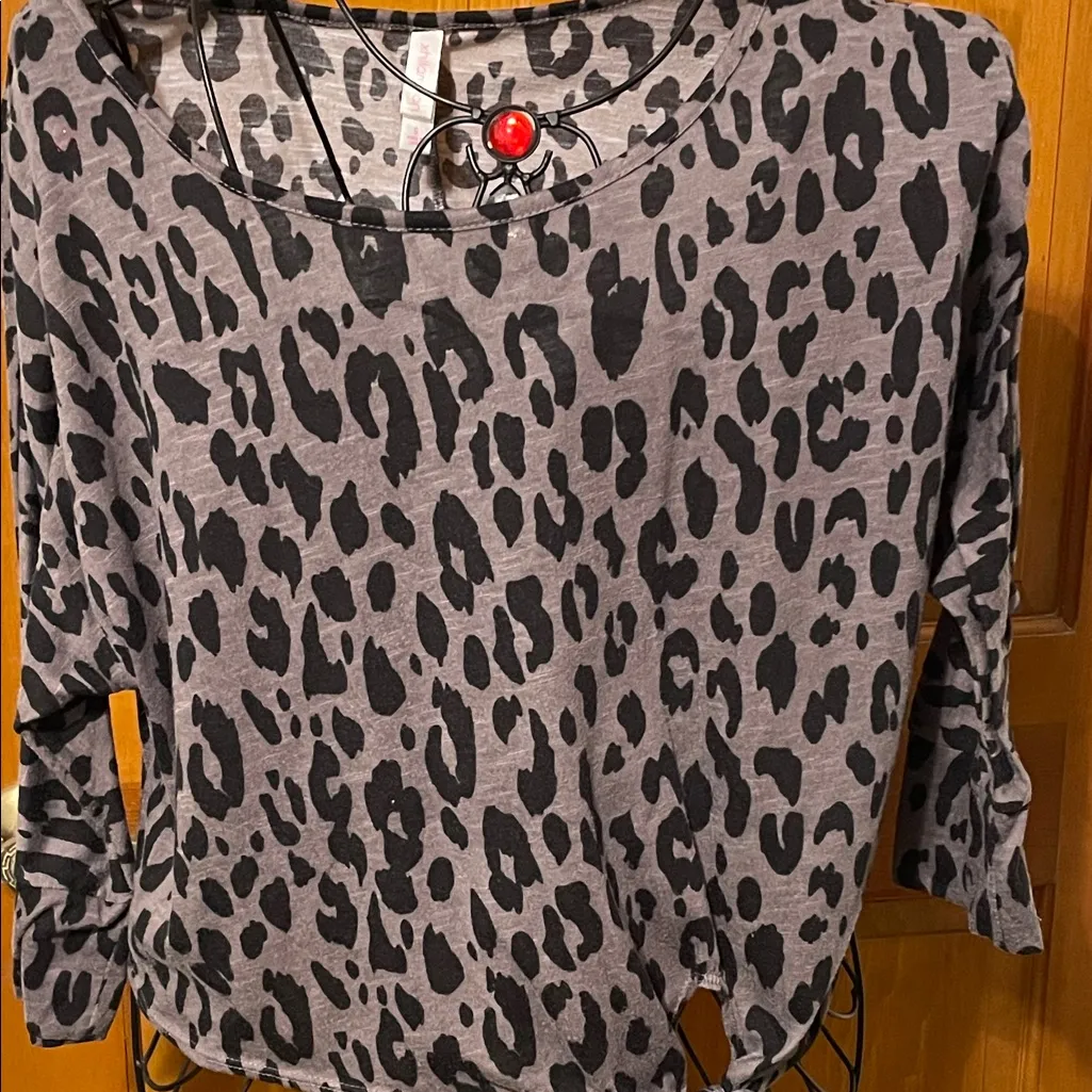 🐆🐆🐆3 for 12$🐆🐆🐆Leopard Print Women's Top - Image 2