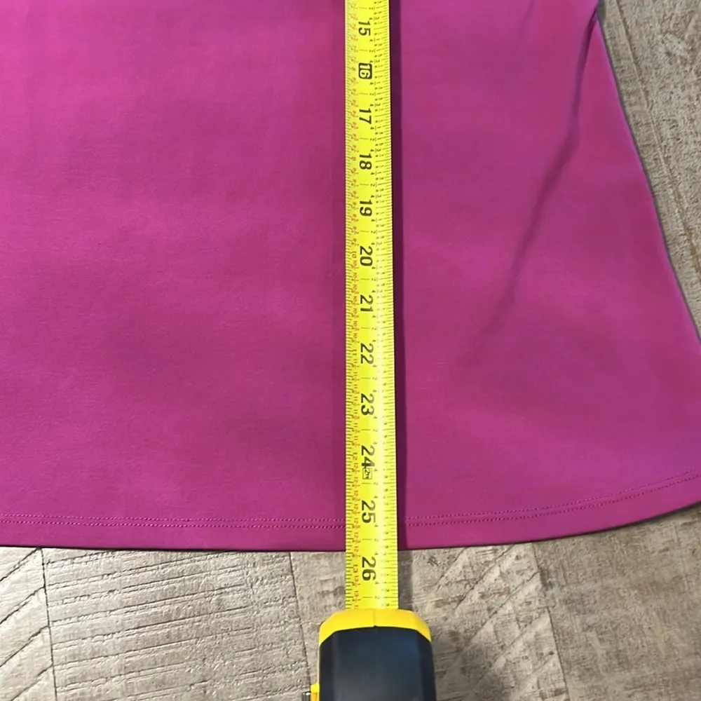 Fabletics asymmetrical exercise top! - Image 4