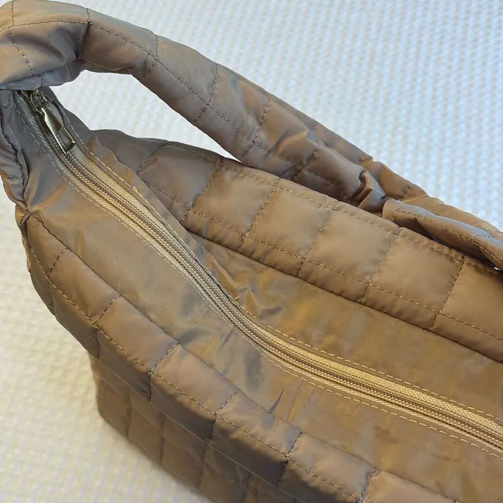 NEW! Tan Quilted Tote Bag Lightweight Nylon Oversized Active Boho Streetwear - Image 7