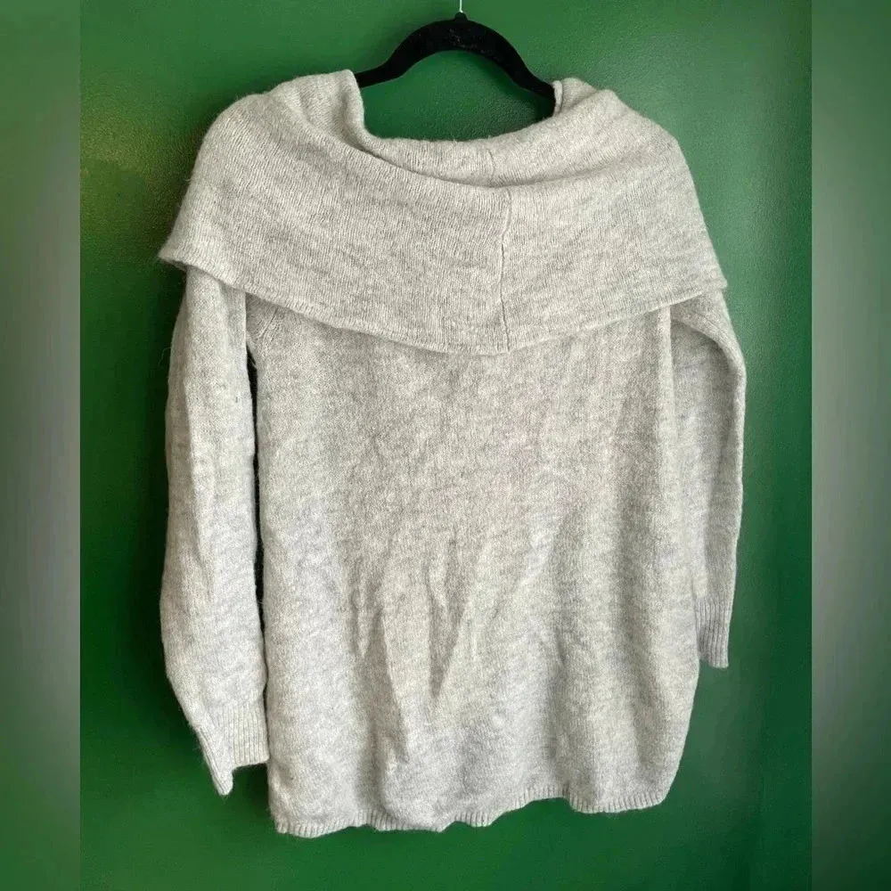 CLEARANCE! Mossimo Gray Soft Sweater Cowl Neck Cute & Warm! Size‎ Large EUC! - Image 4