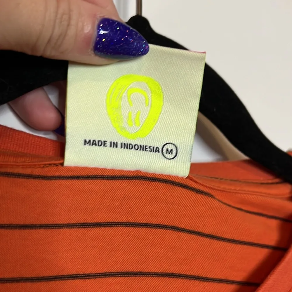 NWT Bower Bird Embroidered Logo Fitted Tee - Orange - Image 5