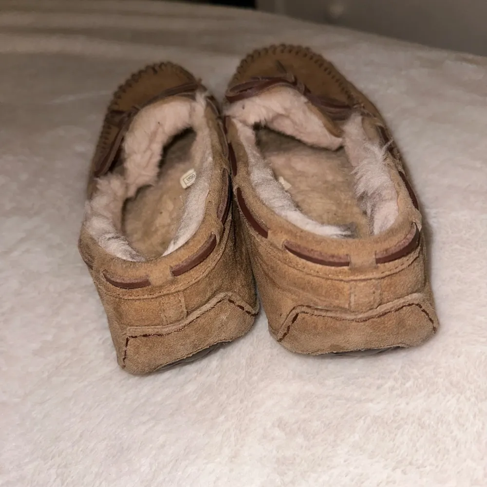 UGG  slippers - Image 2