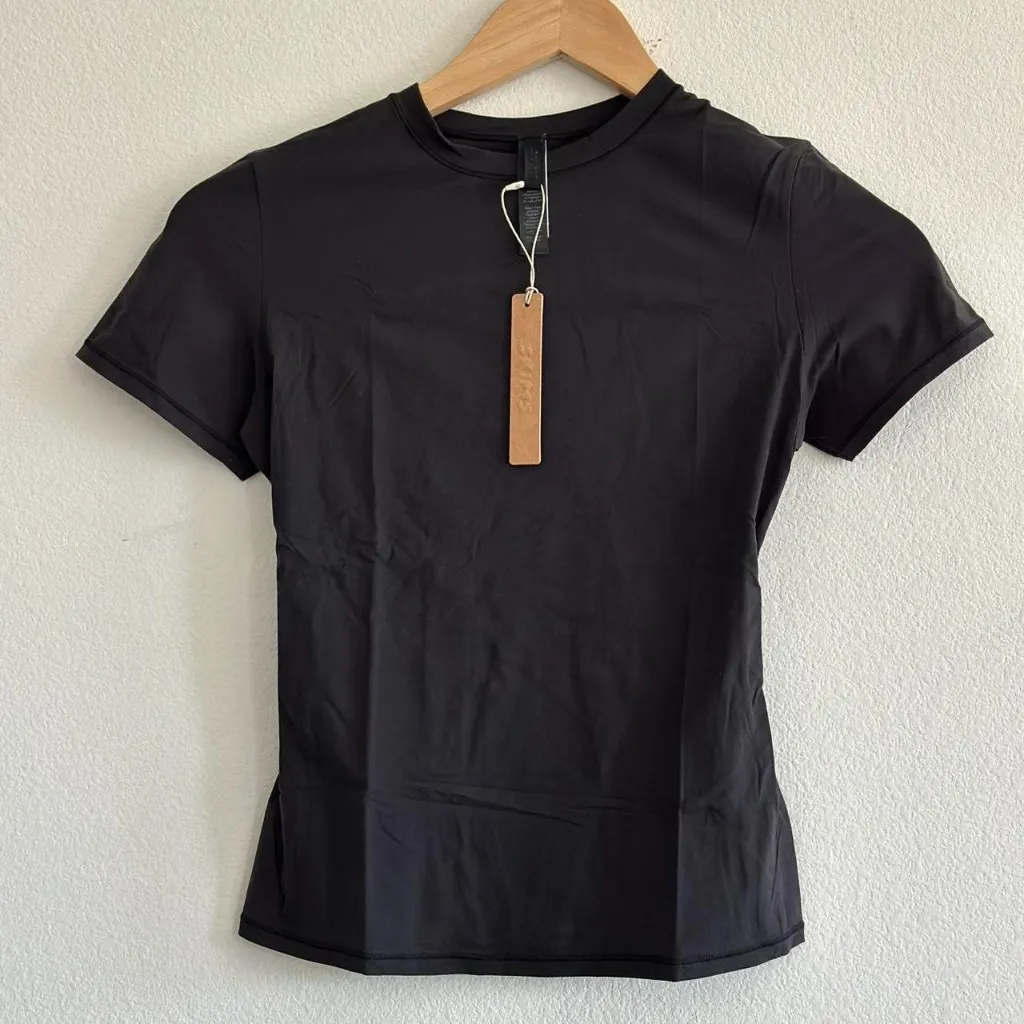 Skims Fits Everybody T-Shirt in Onyx, Size Small - Image 5