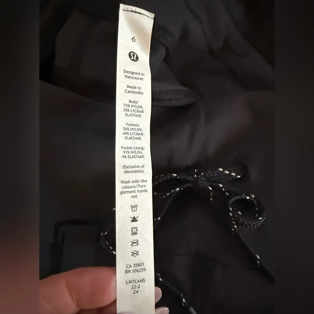 Lululemon Cargo Super High Rise Hiking Short 8” Black | Retired Edition | Size 6 - Image 11