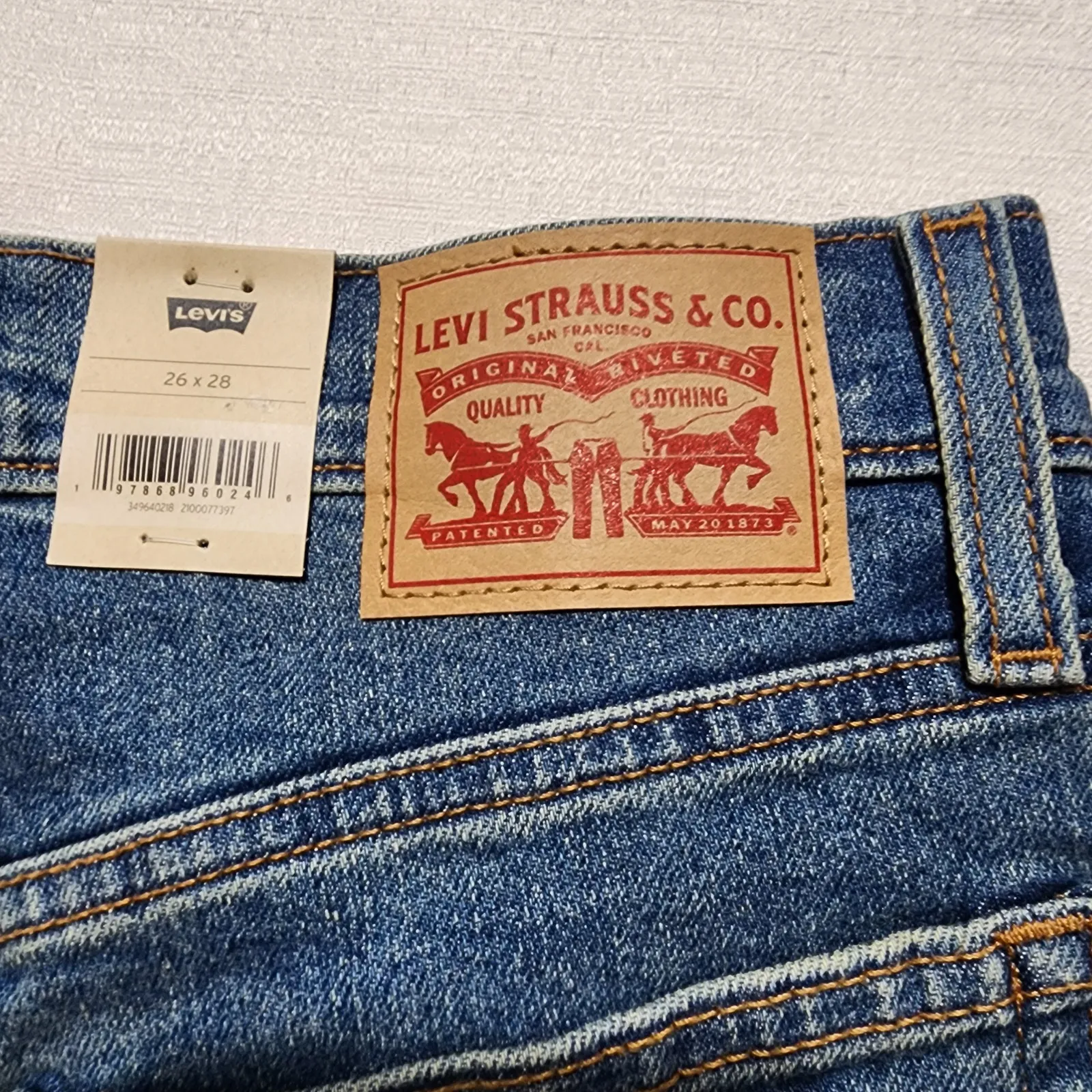 Levi's wedgie straight women W26''x L28'' button-fly - Image 6