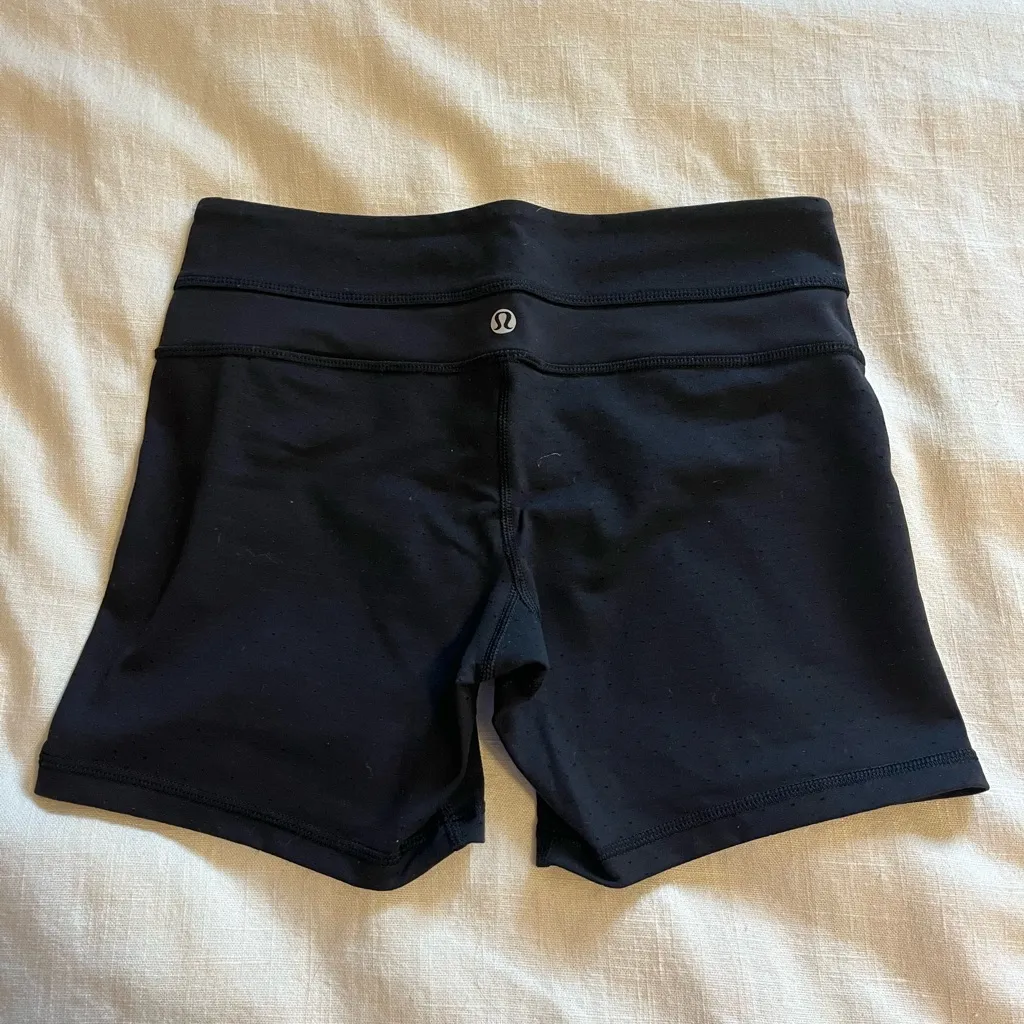 Lulu biker Shorts - Image 2
