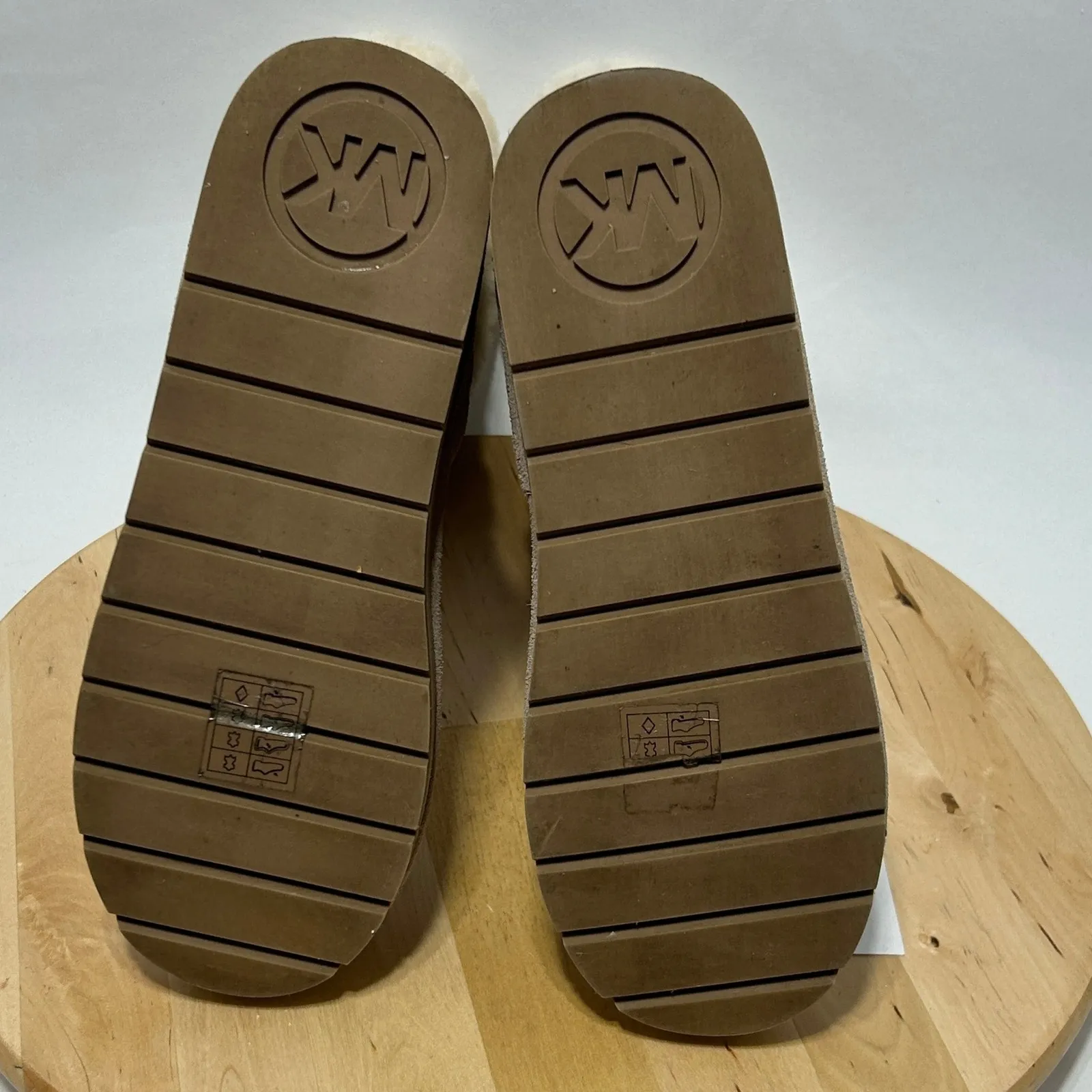 Michael Kors Womens Sandy Quilted MK Logo Suede Boots NWOB -  6M - Image 10