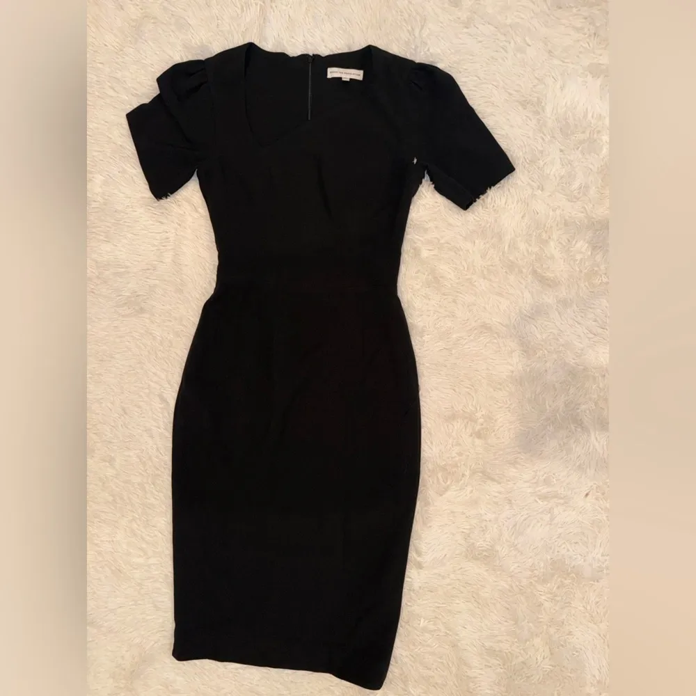 NWOT Dress the Population Ruth Short Sleeve Midi Black Sheath Dress XXS - Image 3