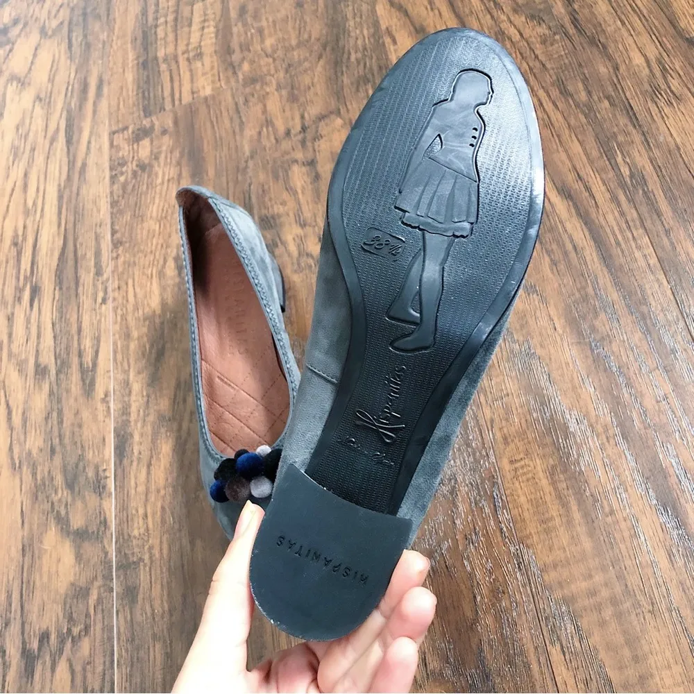 Anthropologie Hispanitas • Jedda Pompom Pumps grey Graphite suede leather heels round toe - Image 9