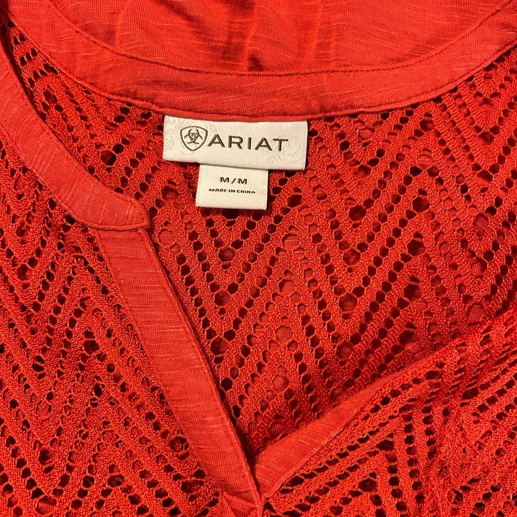 Ariat Rust Colored Chevron V-Neck Blouse Size Medium - Image 3