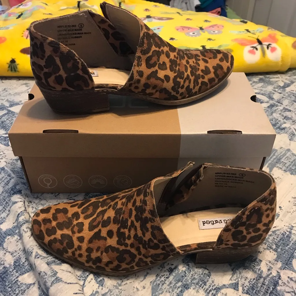 Not rated cheetah boot/ sandal size 9 - Image 2