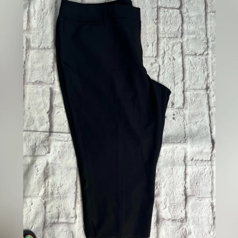 EVRI mid rise black capri pant new with tags size 24W - Image 2