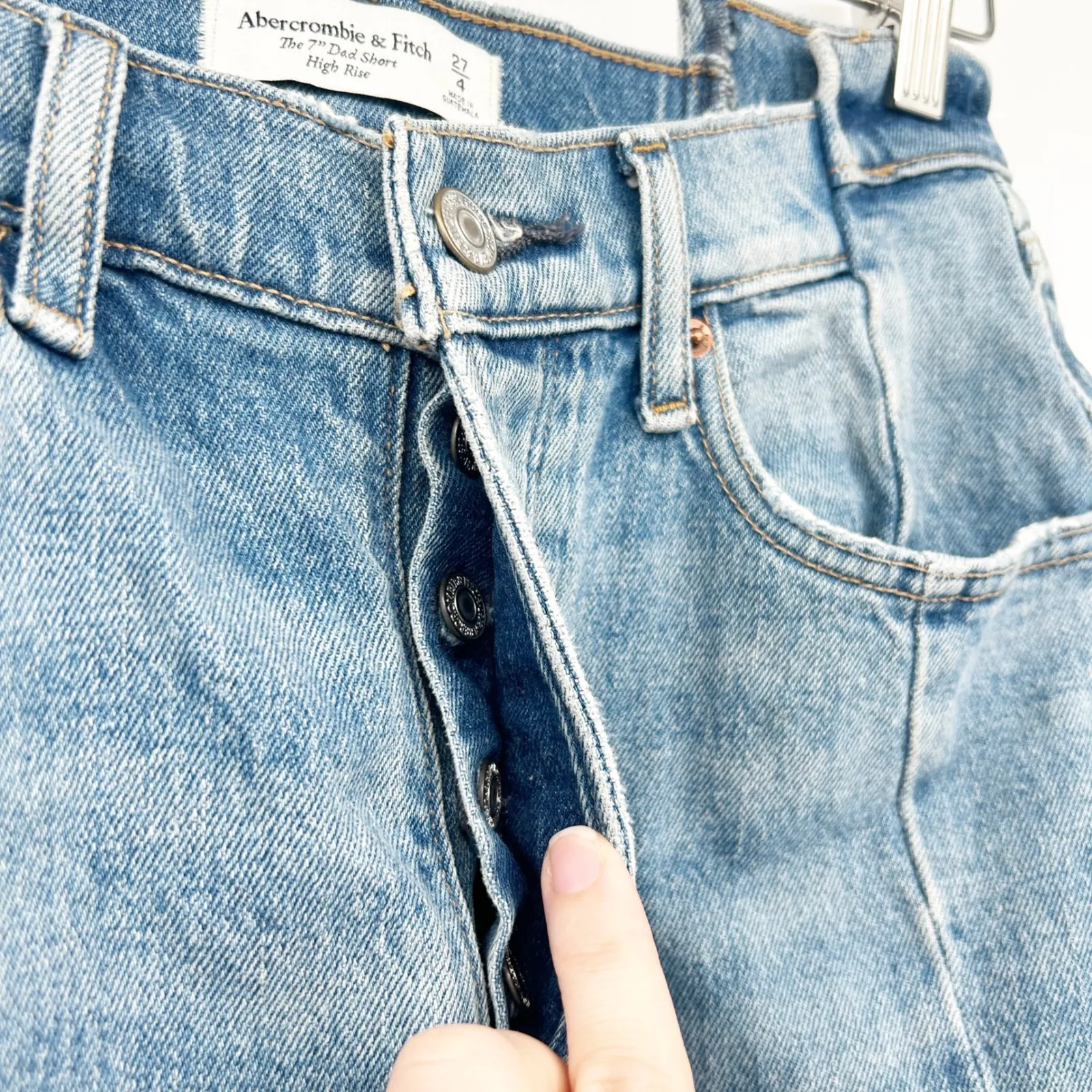 Abercrombie & Fitch Womens The 7" Dad Short High Rise Button Fly Denim Size 27 4 - Image 2