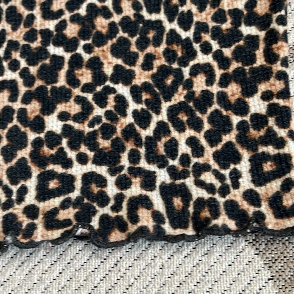 American Eagle Outfitters cheetah print lettuce trim ribbed short sleeve top - Image 9