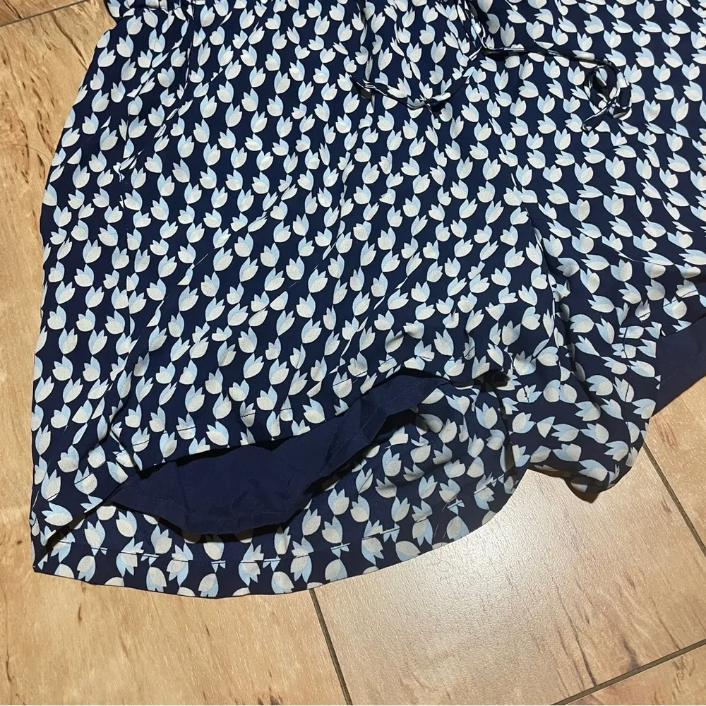 Rose & Olive - floral v-neck shorts romper - women’s‎ size small - blue white - Image 2