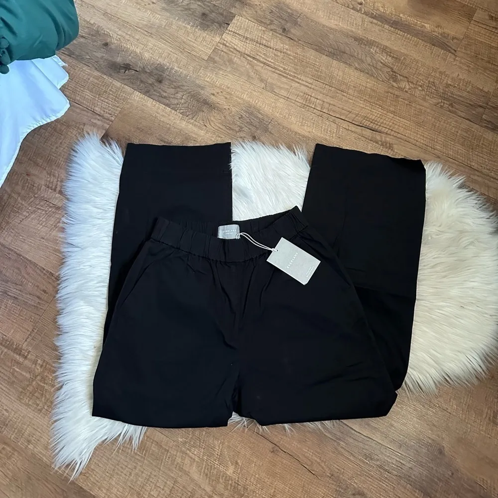 EVERLANE The Easy Pant In Black - Image 4