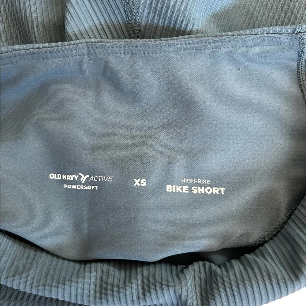 Old Navy Active Powersoft High Rise Bike Shorts with Pockets - Image 3