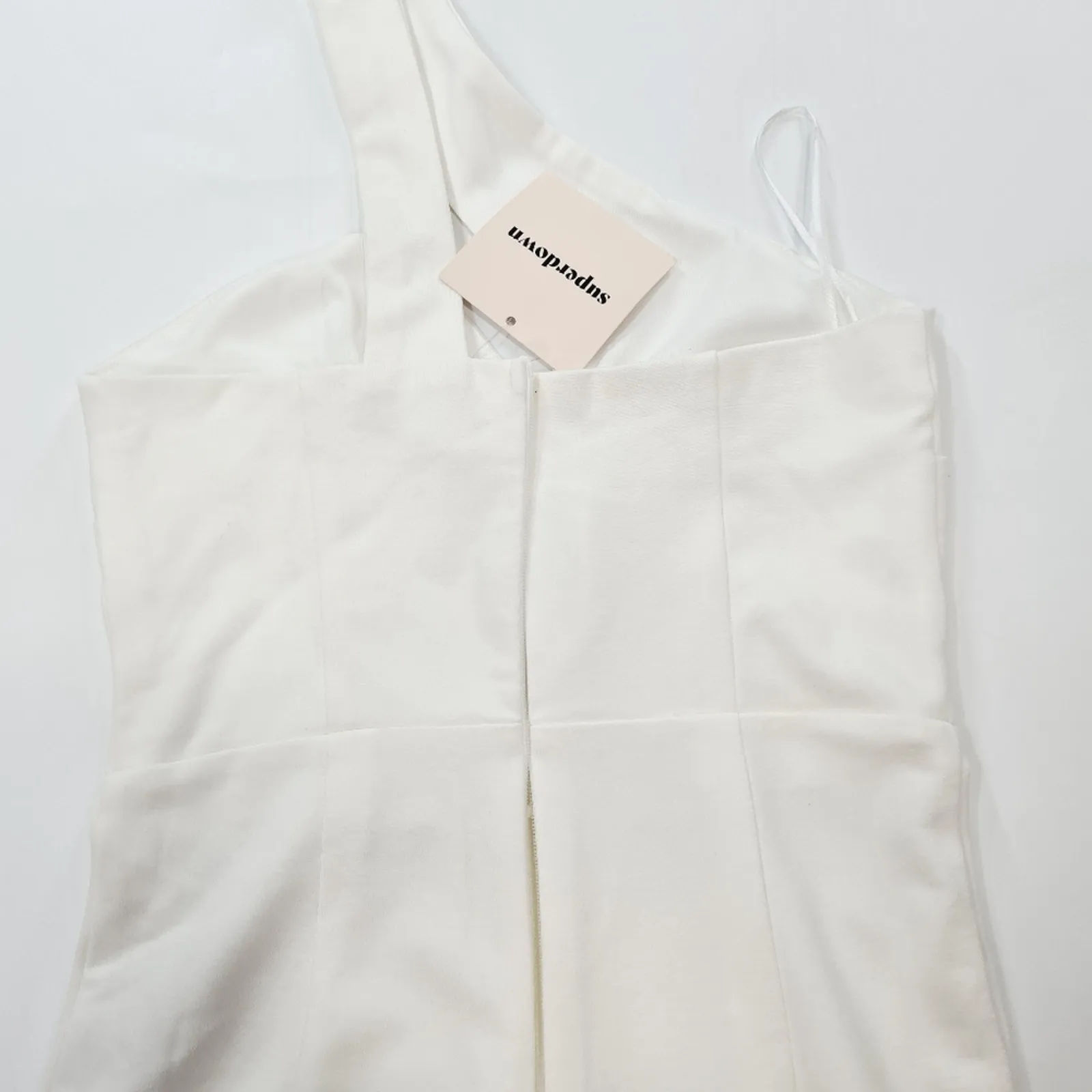 Superdown Tiasha Asymmetrical Jumpsuit in White XS - Image 8