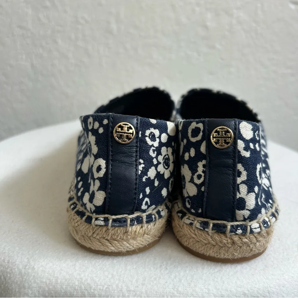 Tory Burch Blue and White Floral Espadrilles - Image 9