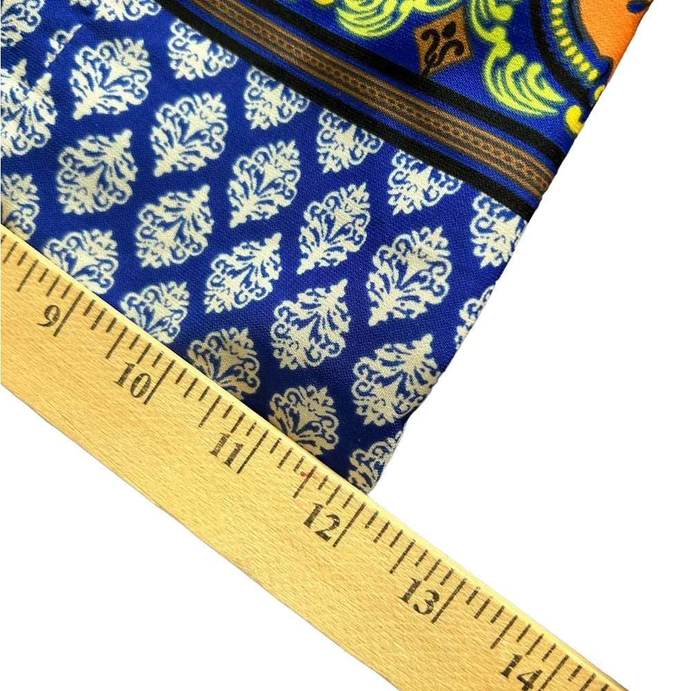 love tree blue white pattern palazzo wide leg pant Size medium - Image 8