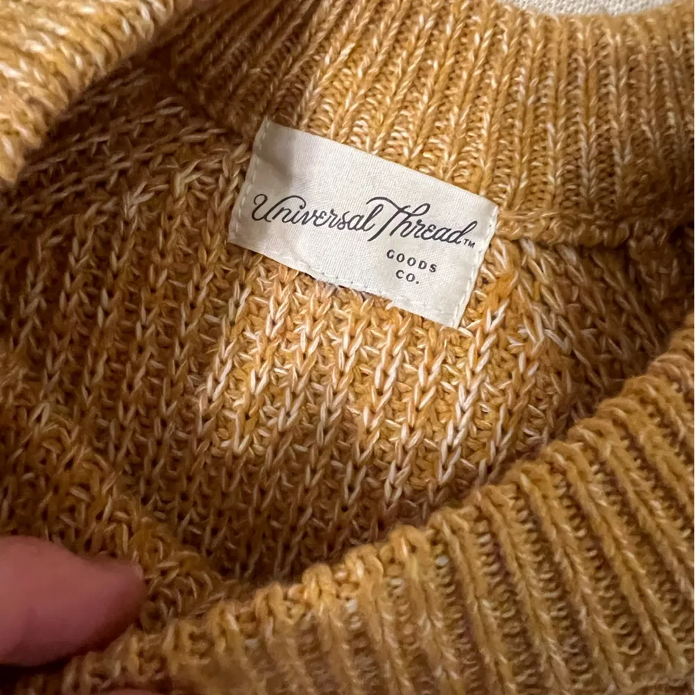 Gold sweater - Image 3