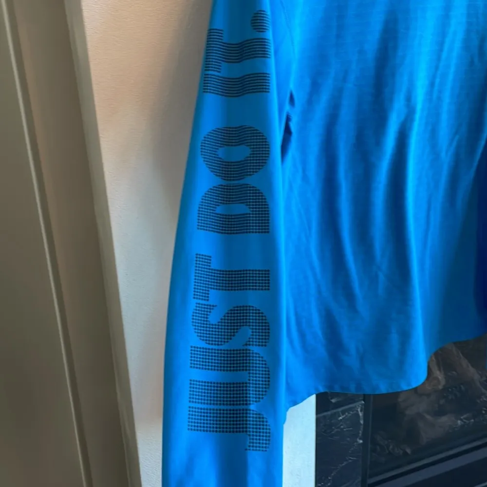 Nike  Dri-Fit Quarter Zip pullover - Image 6