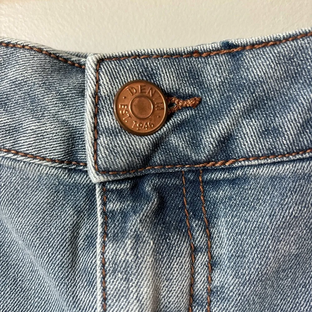 Denim Maxi skirt in size 14. EUC. Cotton Blend, back Slit. Blue - Image 5